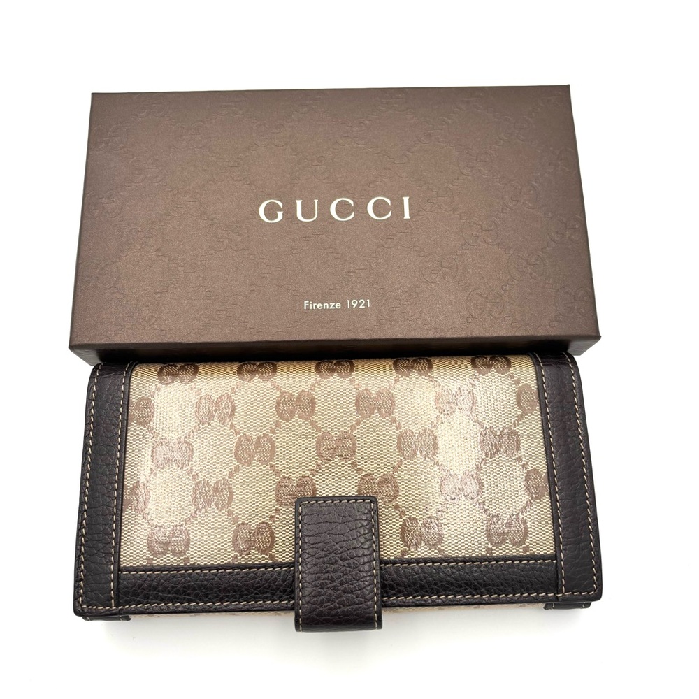 Gucci Elegant Black and White Box Set‎